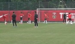 记者爆料中国队视频,中国队幕后精彩瞬间